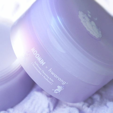 MOOMIN x hwarang' Bellflower Cleansing Balm lähikuva pakkauksesta